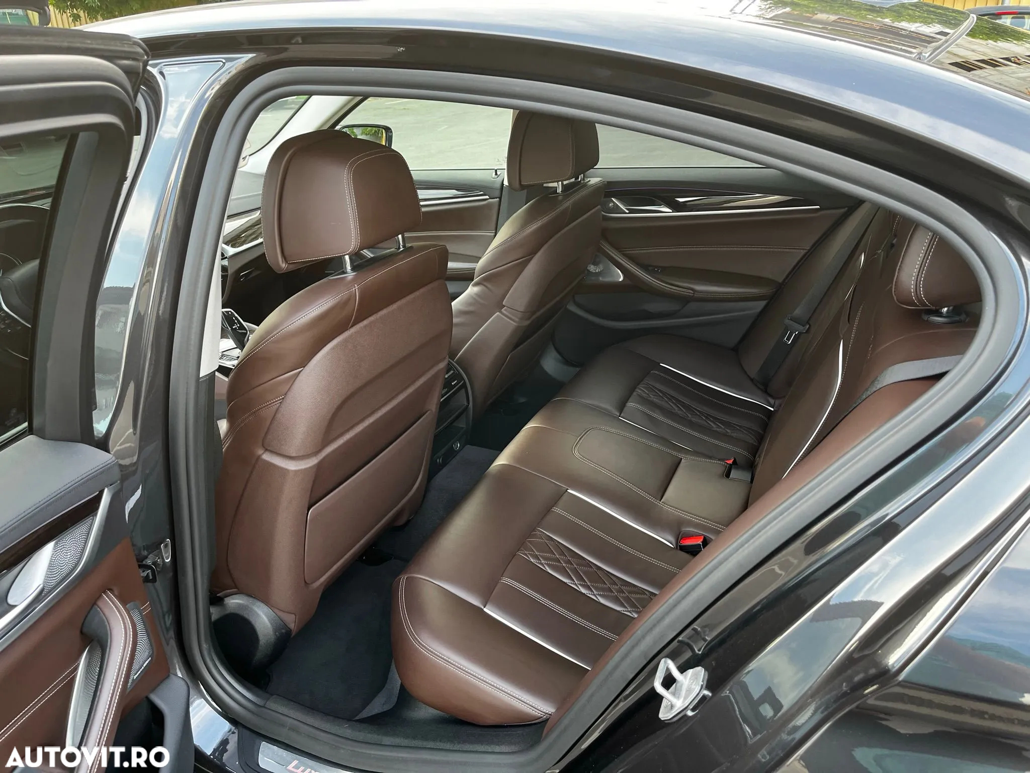 BMW Seria 5 520d Aut. Luxury Line - 8
