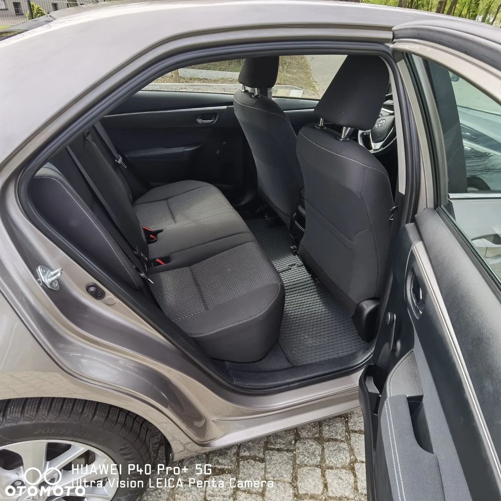 Toyota Corolla 1.6 Premium + - 7
