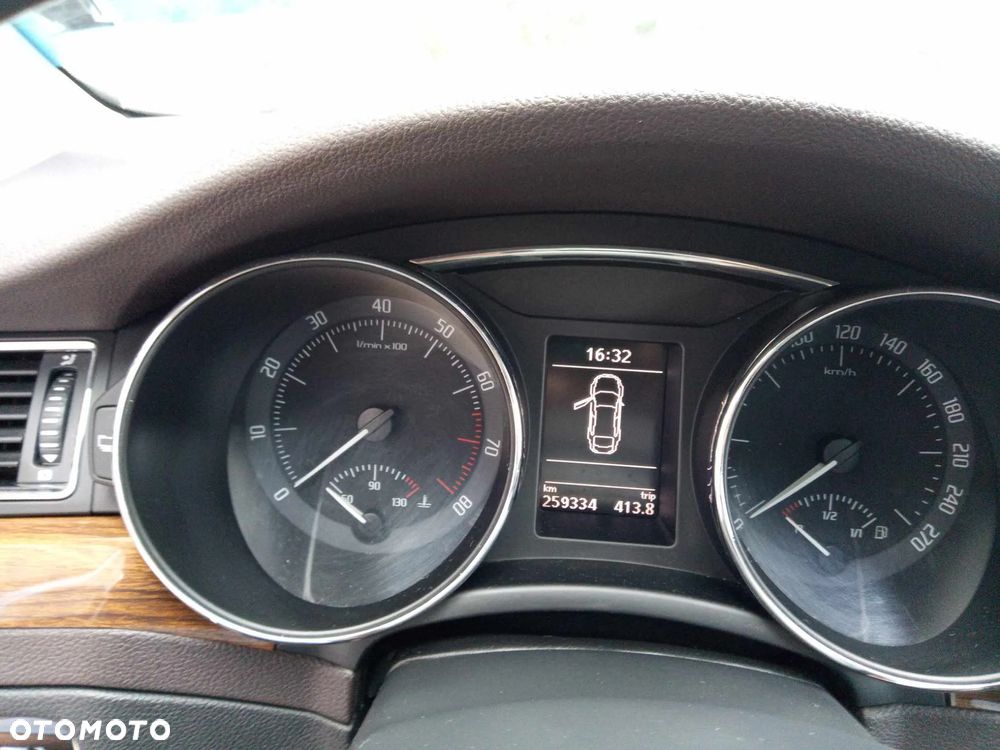 Skoda Superb 2.0 TSI L&K DSG - 6