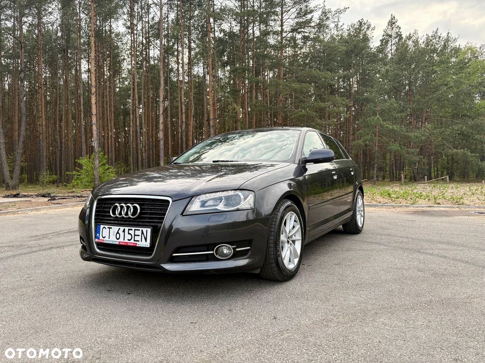 Audi A3 Sportback 1.6 TDI DPF Ambiente - 2