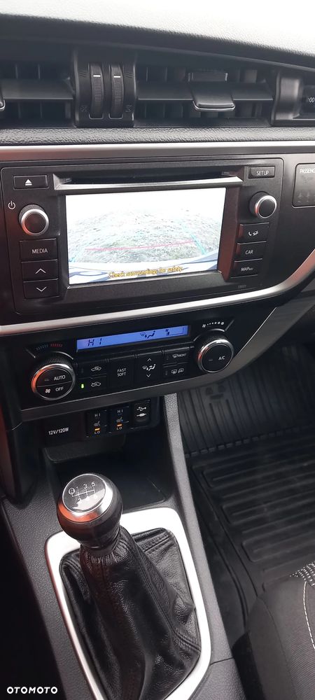 Toyota Auris 1.6 Valvematic Executive - 14