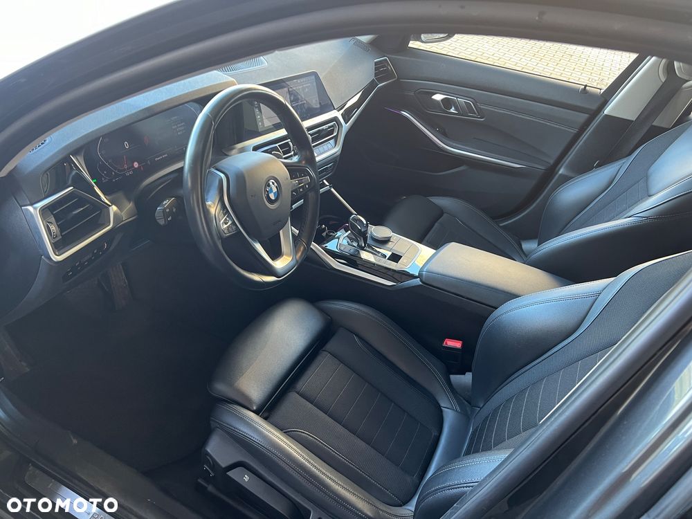 BMW Seria 3 320d xDrive Sport Line - 15