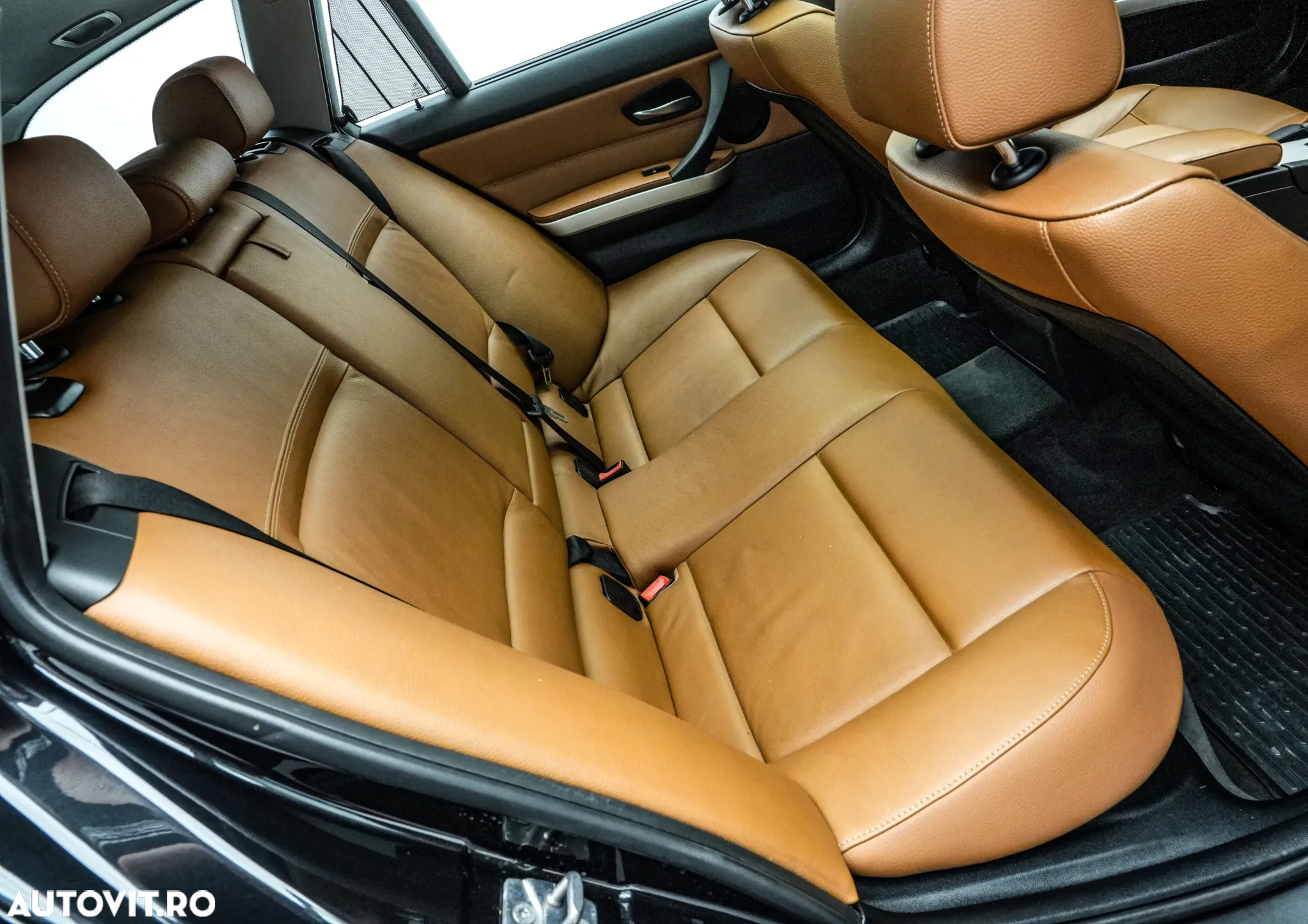 BMW Seria 3 318d - 15