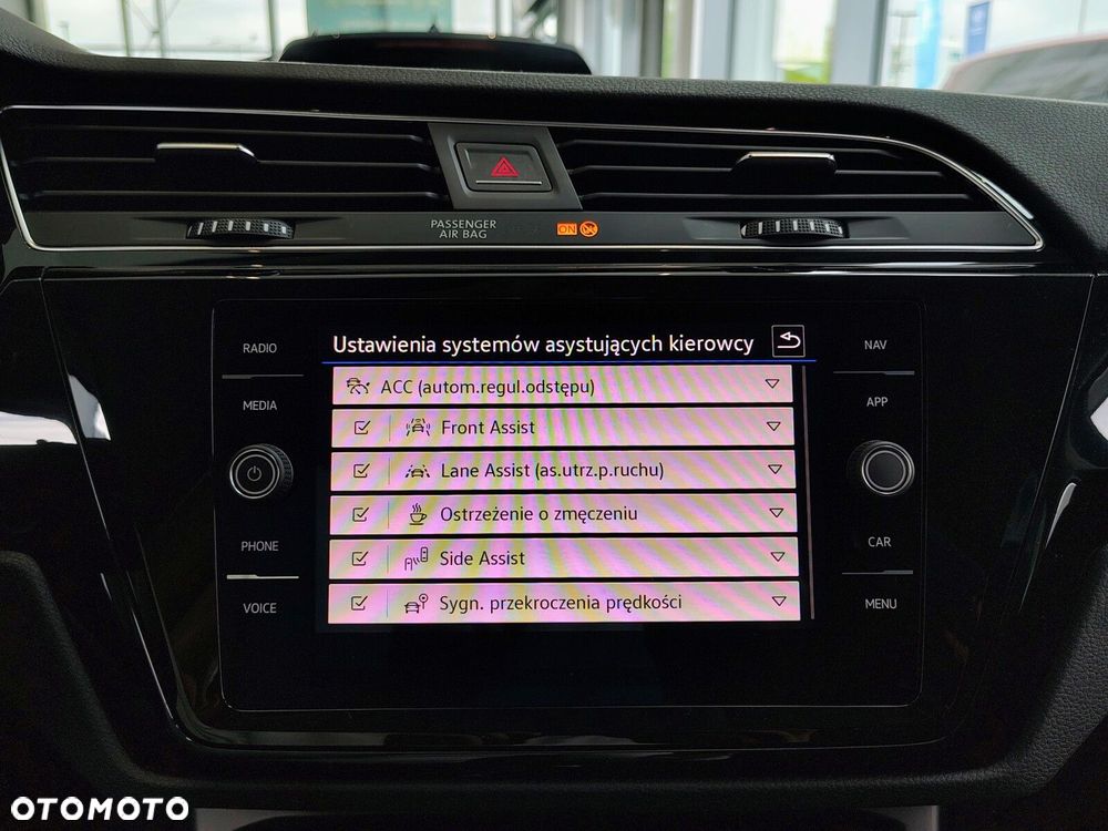 Volkswagen Touran - 20