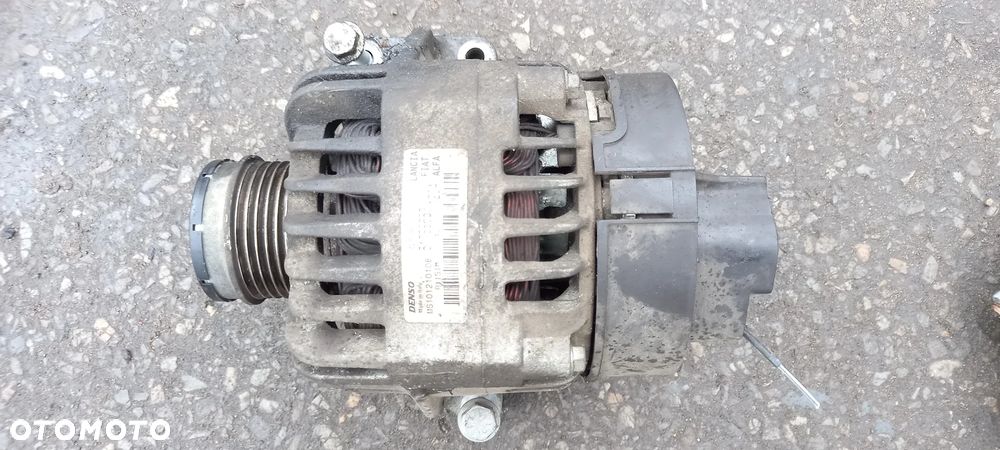 Fiat Bravo II 1.4 T-Jet Alternator - 1