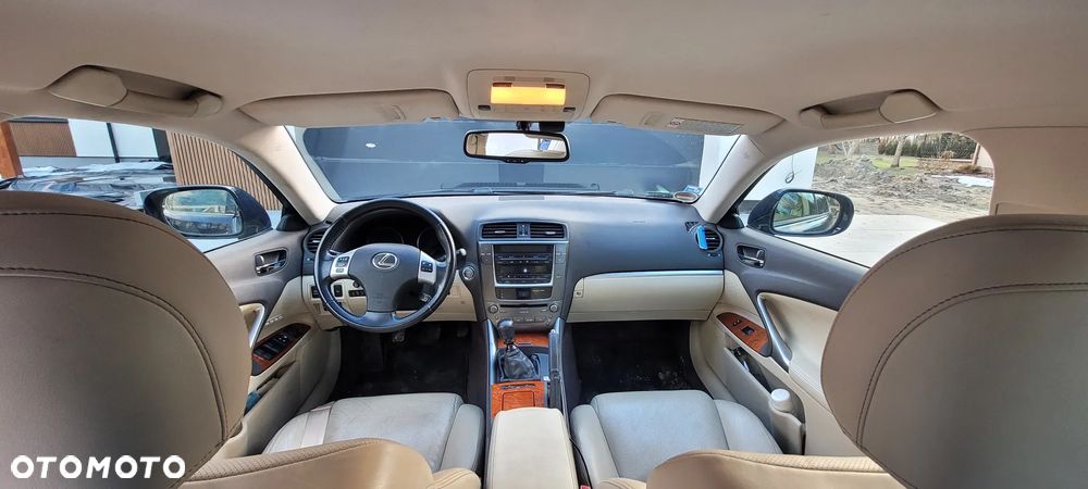 Lexus IS 200 D Prestige - 14