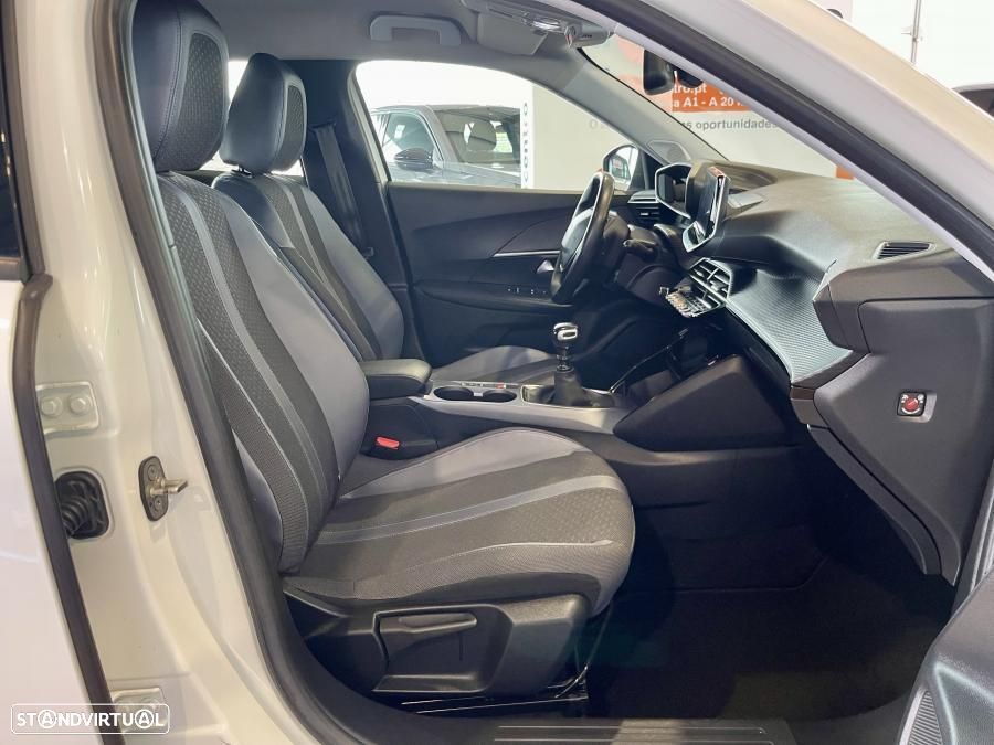 Peugeot 2008 1.2 PureTech Allure Pack - 28