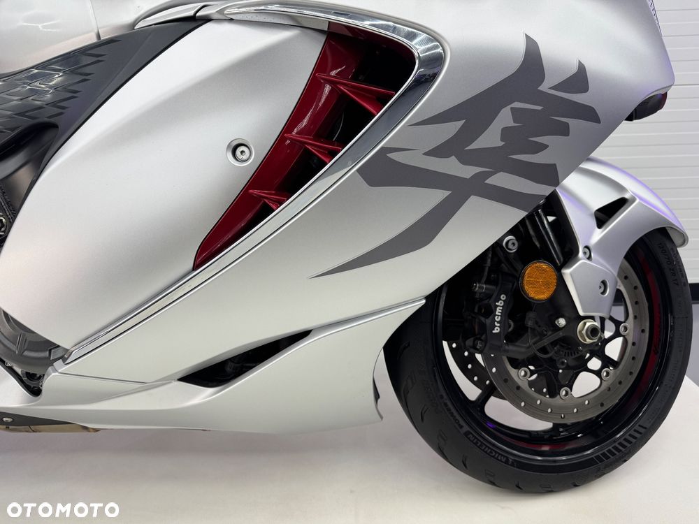 Suzuki GSX - 13