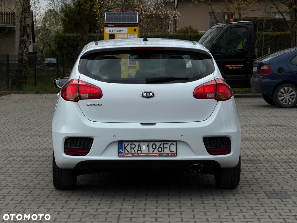 Kia Ceed 1.4 CVVT Dream Team Edition - 36