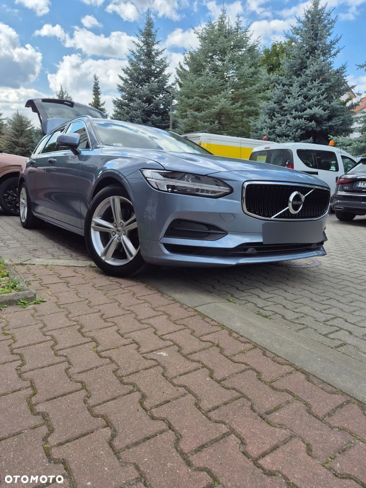 Volvo V90 D4 Momentum - 2