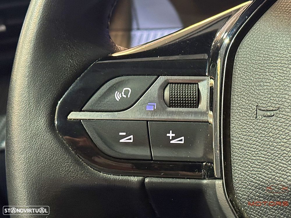 Peugeot 2008 1.2 PureTech Allure Pack - 23
