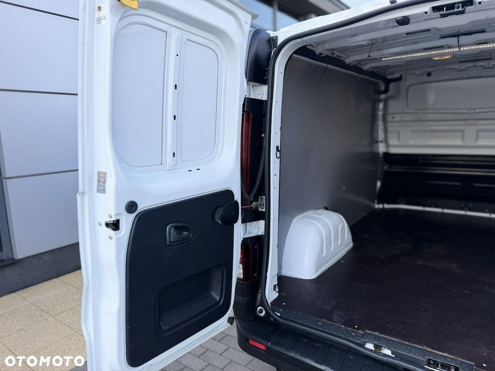 Opel Vivaro - 10