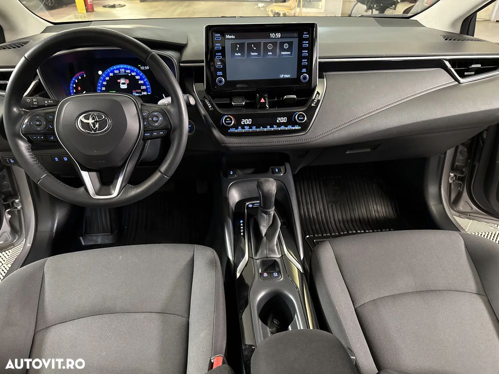 Toyota Corolla - 10