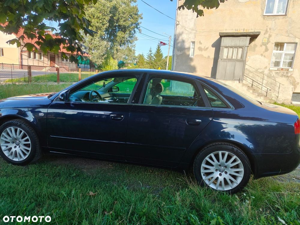 Audi A4 Limousine - 3