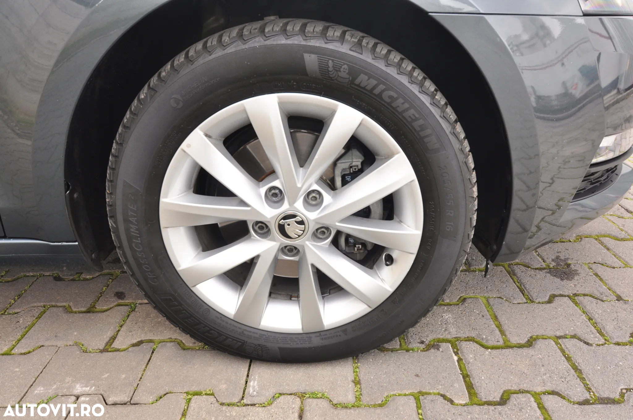 Skoda Octavia Combi Diesel 2.0 TDI Ambition - 10