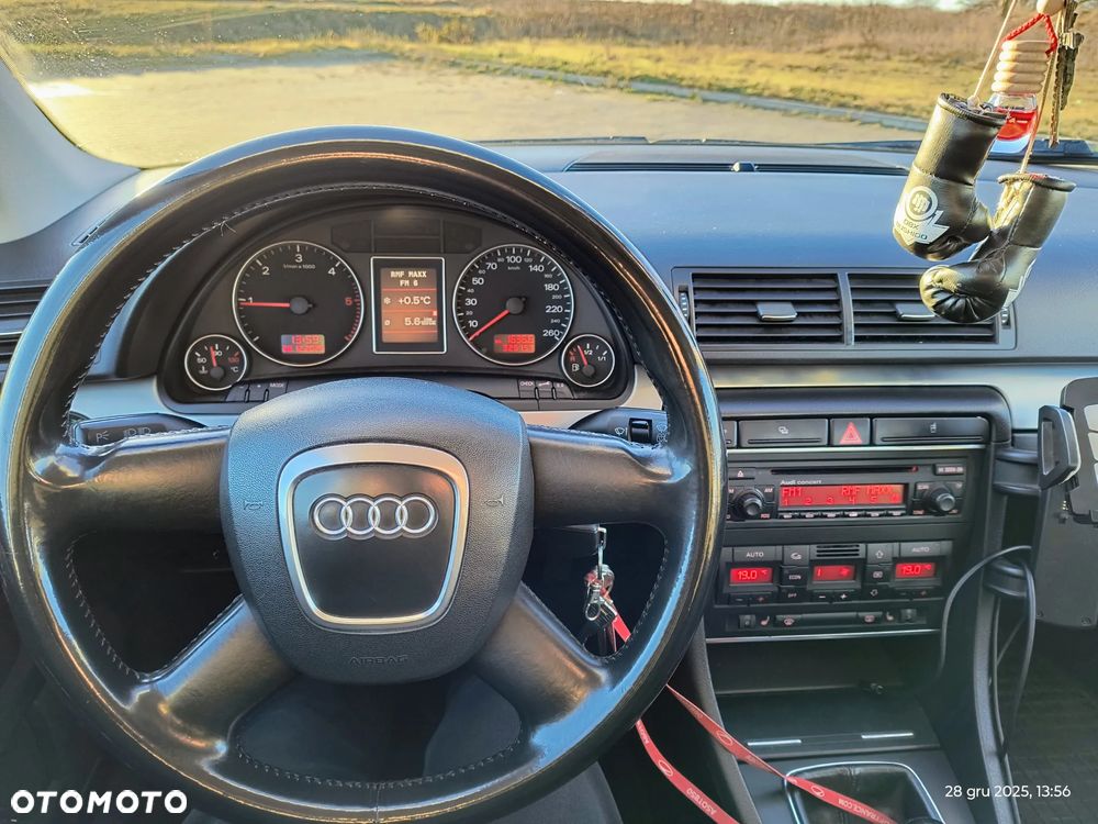 Audi A4 Avant 2.0 TDI - 11