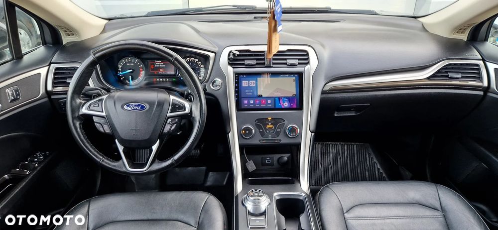 Ford Fusion - 12