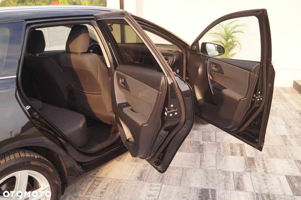 Toyota Auris 1.6 D-4D Executive - 25