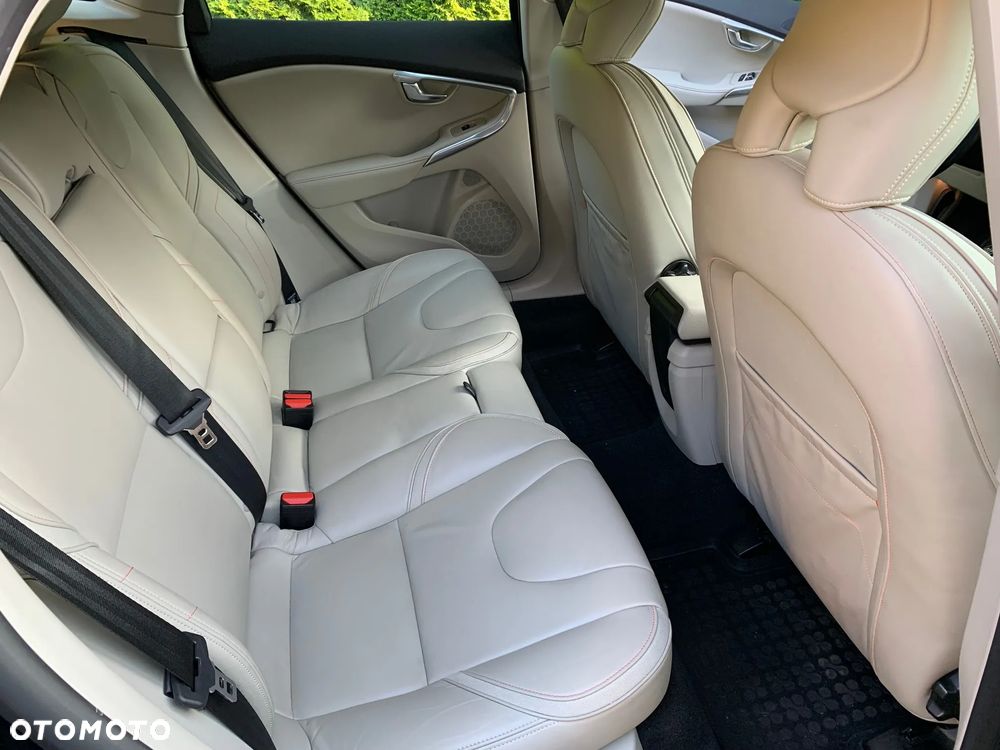 Volvo V40 T3 Ocean Race - 12