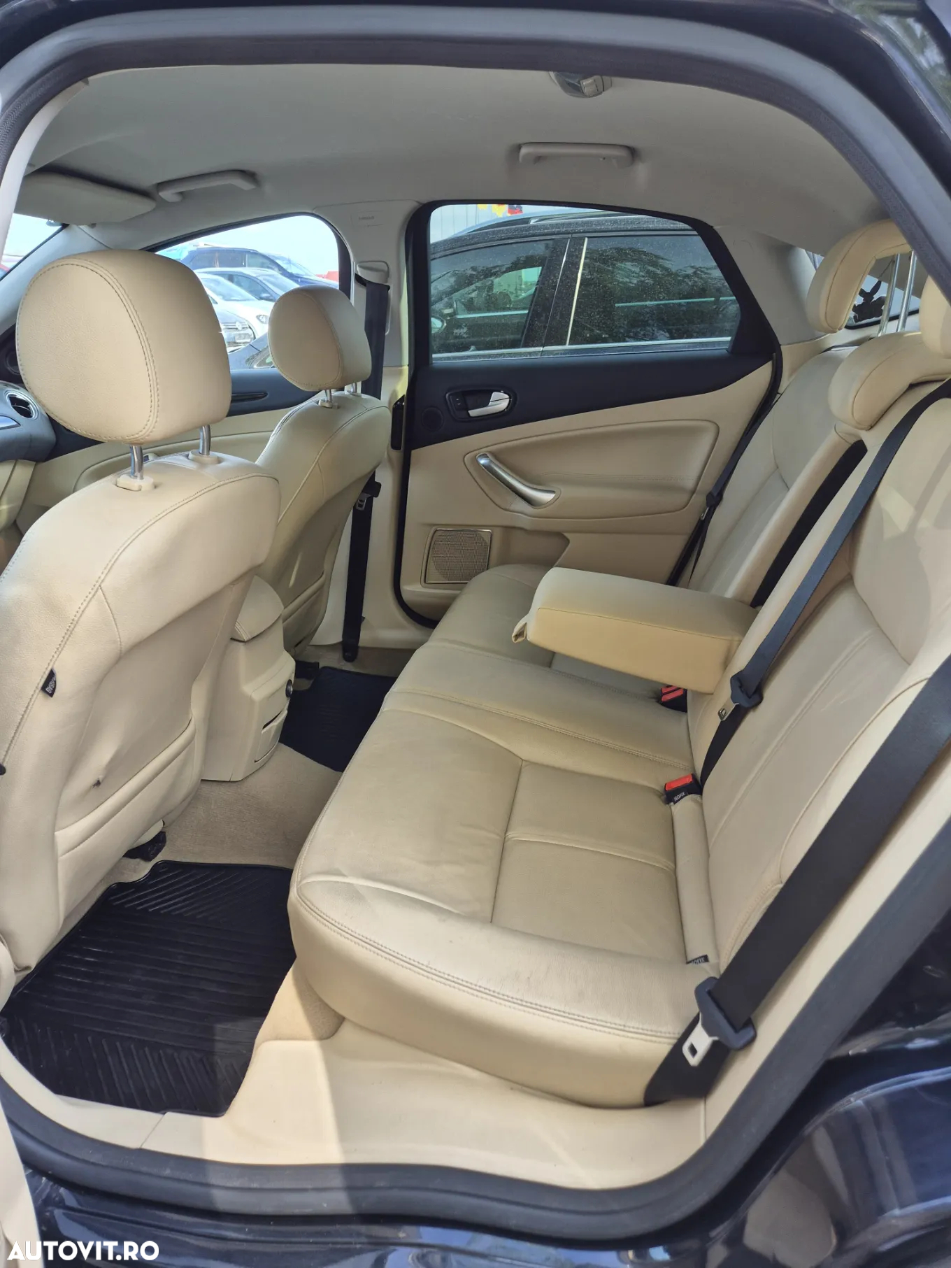 Ford Mondeo 2.0 TDCi Ghia - 10