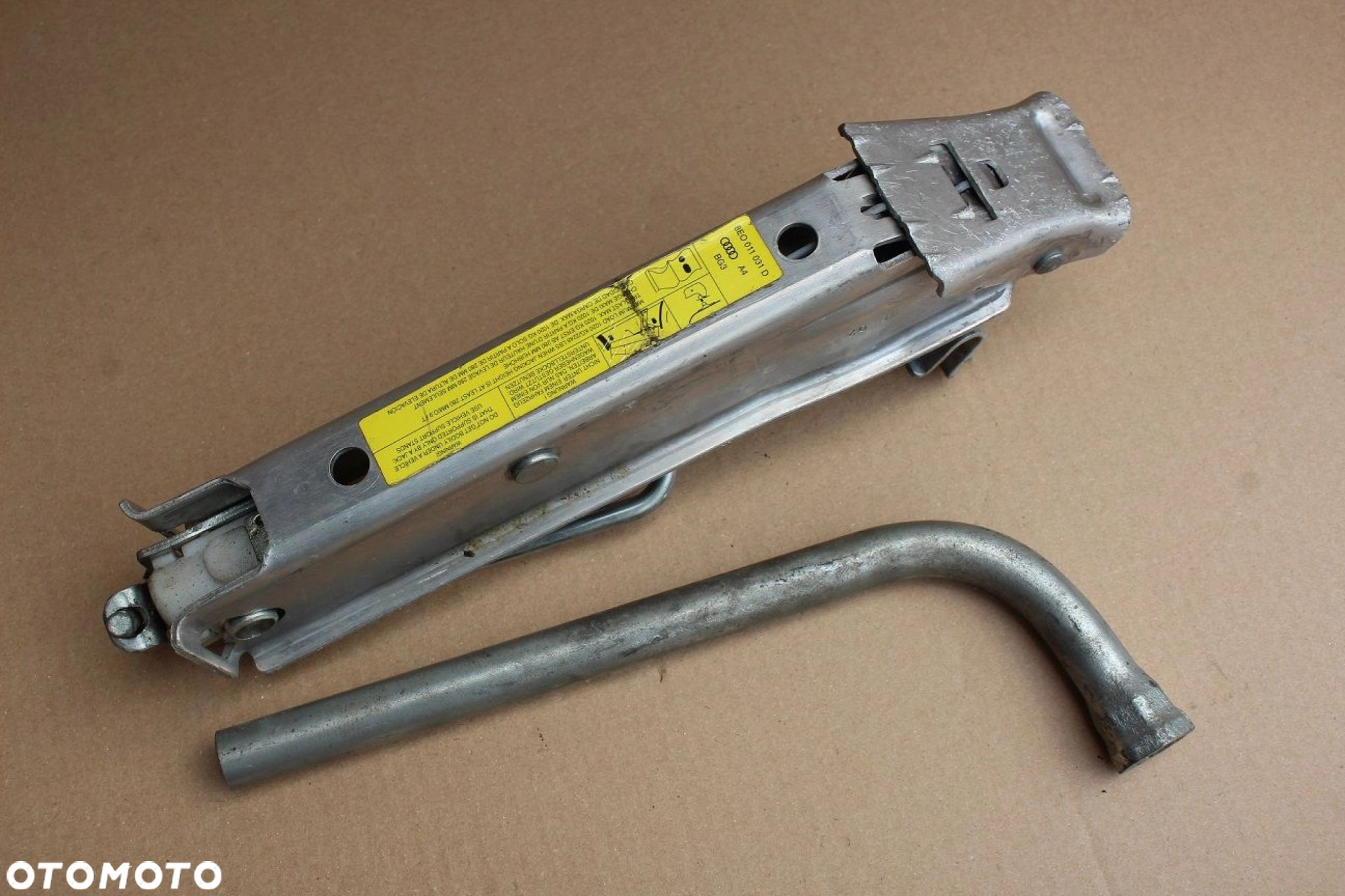 Lewarek podnośnik klucz do kół AUDI A4 B6 B7 oryginalny 8E0011031D - 2