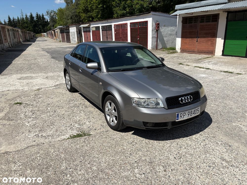 Audi A4 Limousine - 3