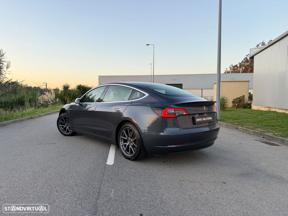 Tesla Model 3 Standard Range Plus RWD - 4