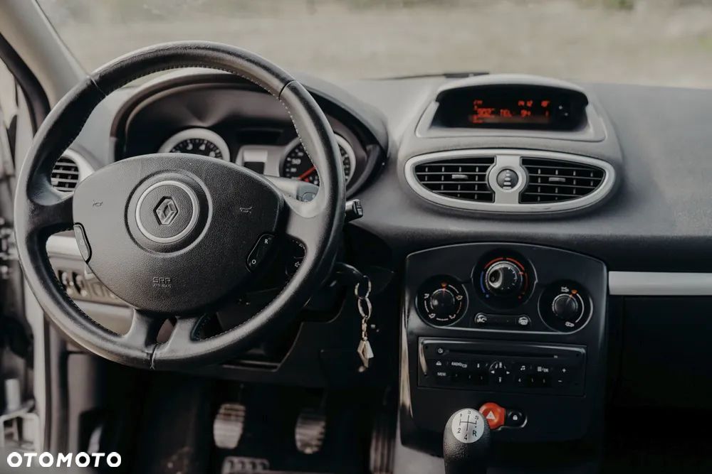 Renault Clio - 16