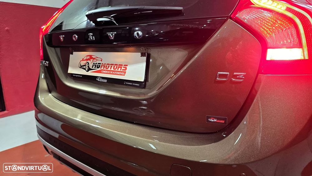 Volvo V60 Cross Country 2.0 D3 Momentum - 8