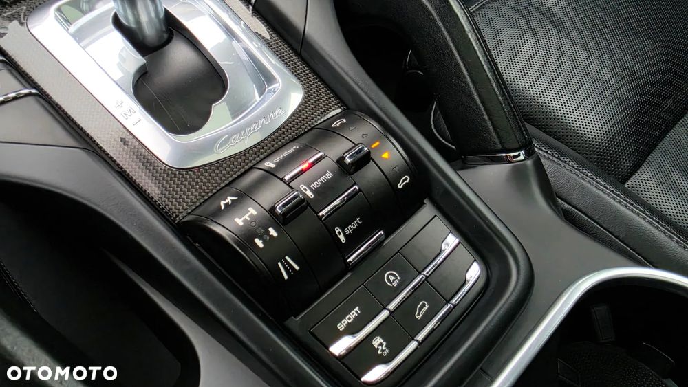Porsche Cayenne Turbo - 30