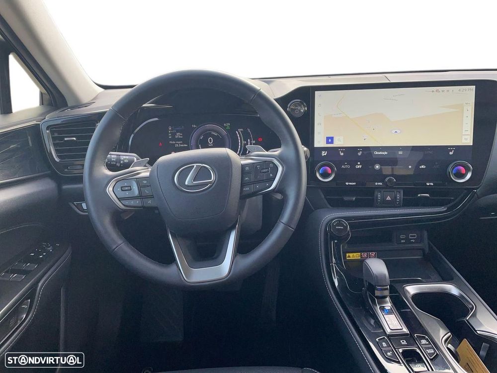 Lexus NX 450h+ Executive - 11