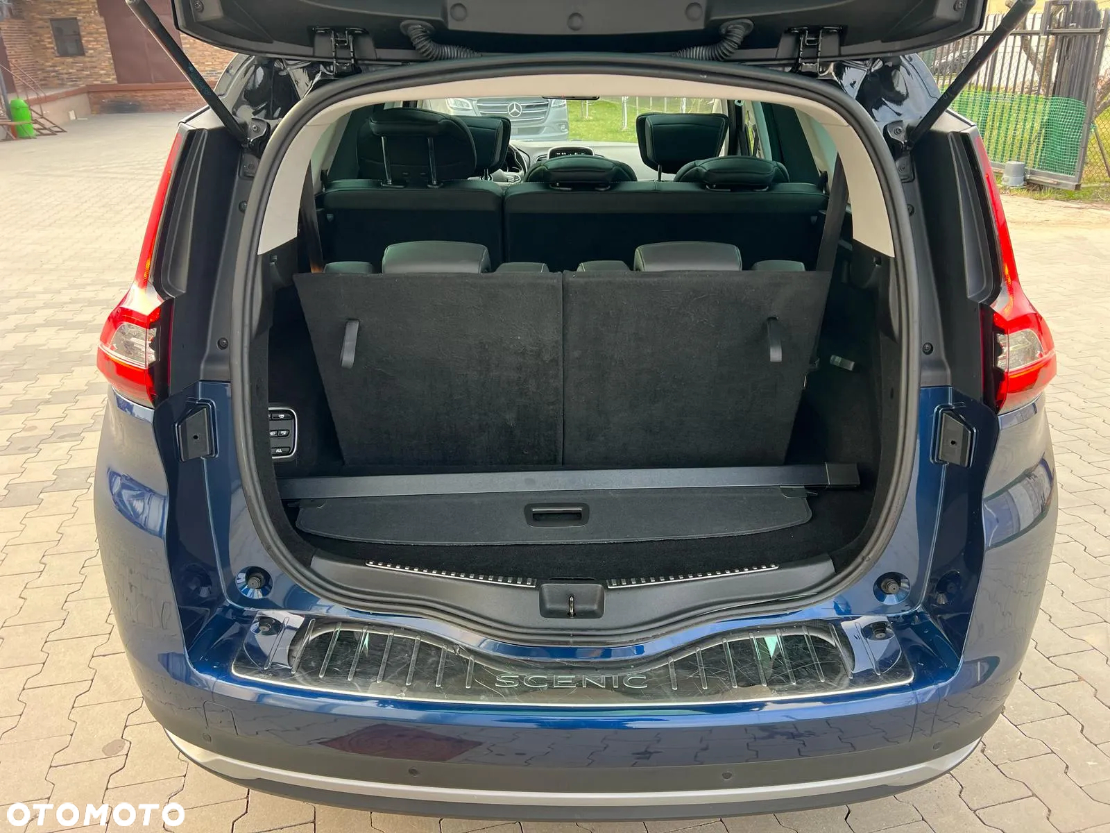 Renault Grand Scenic - 12