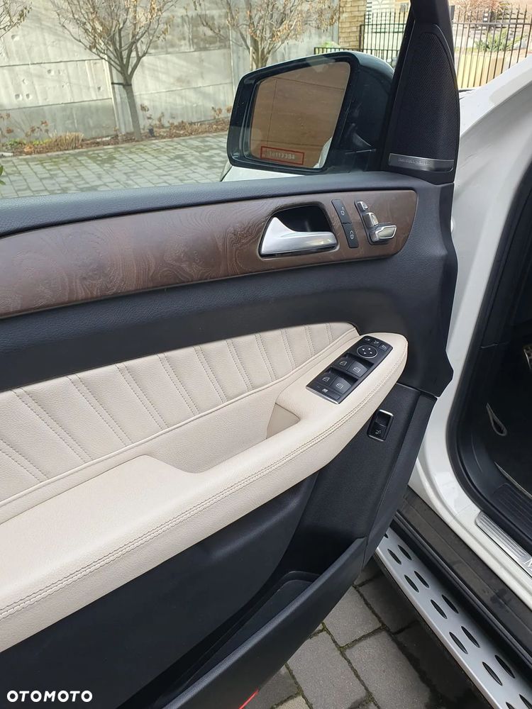 Mercedes-Benz GLE 350 d 4-Matic - 27