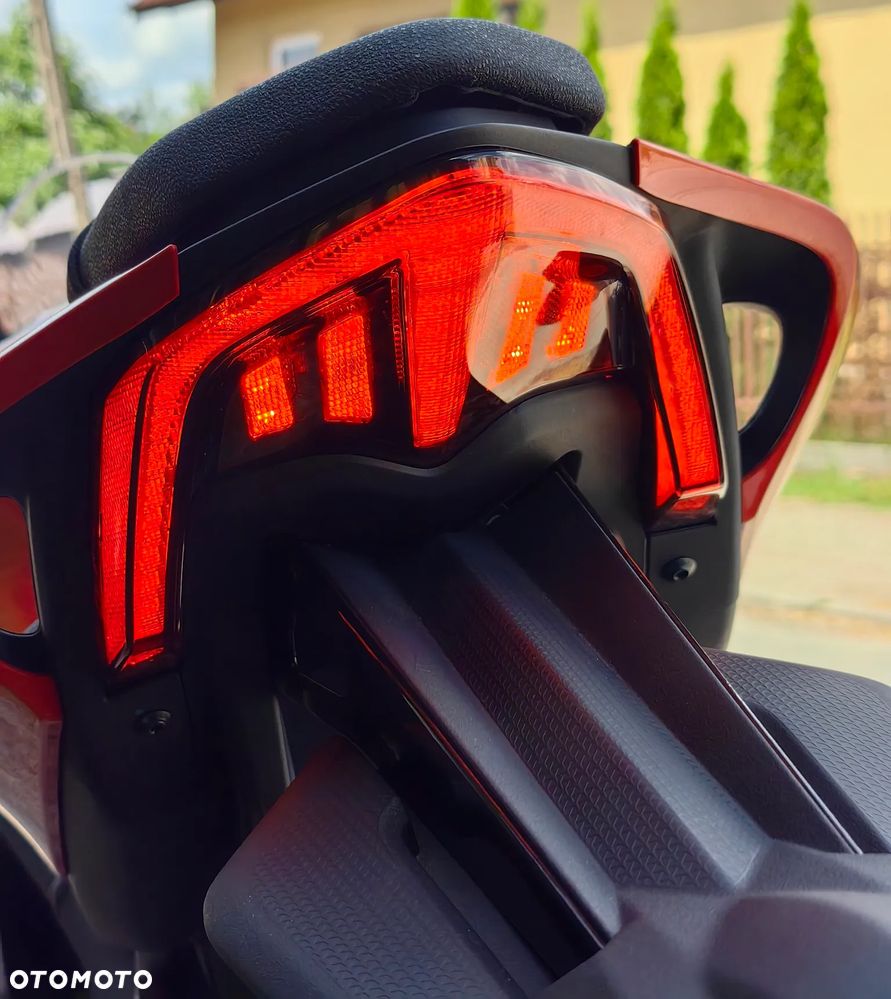 QJMOTOR SRK 800RR - 8