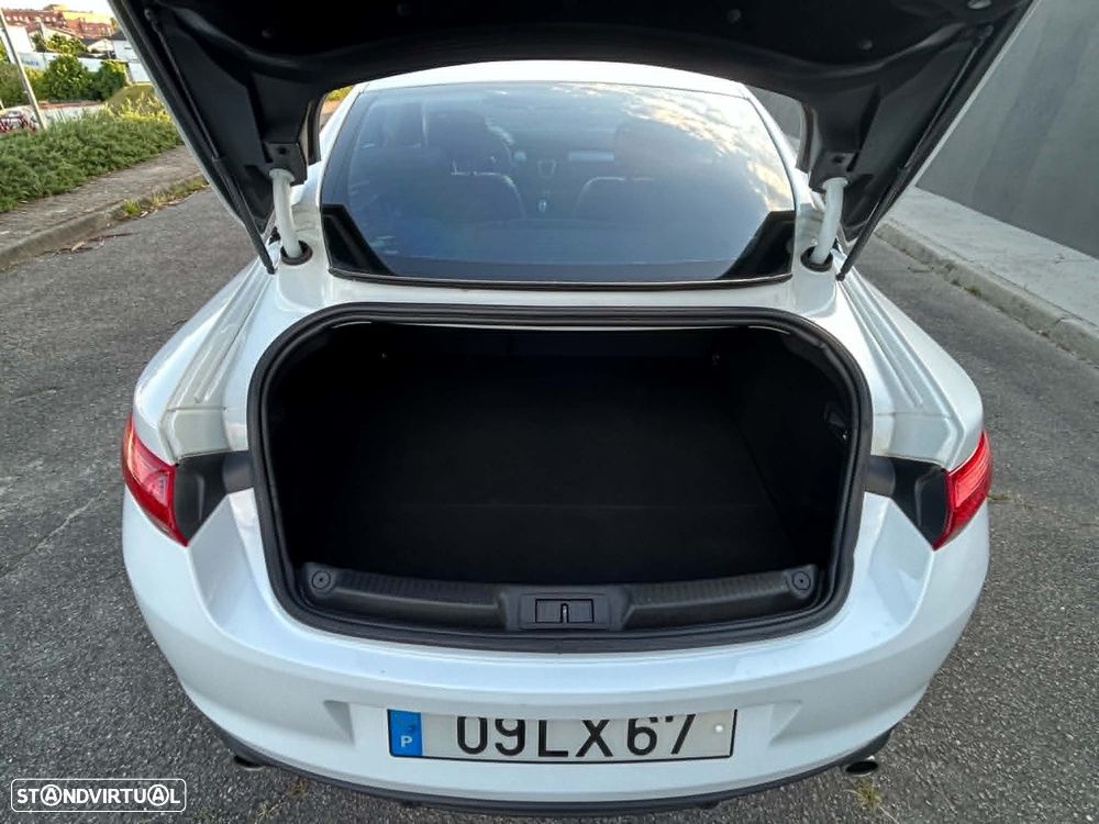 Renault Laguna Coupe 2.0 dCi Dynamique S 4Control - 10