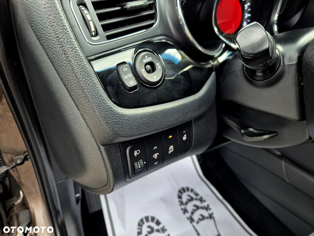 Kia Ceed 1.4 CVVT Dream Team Edition - 24