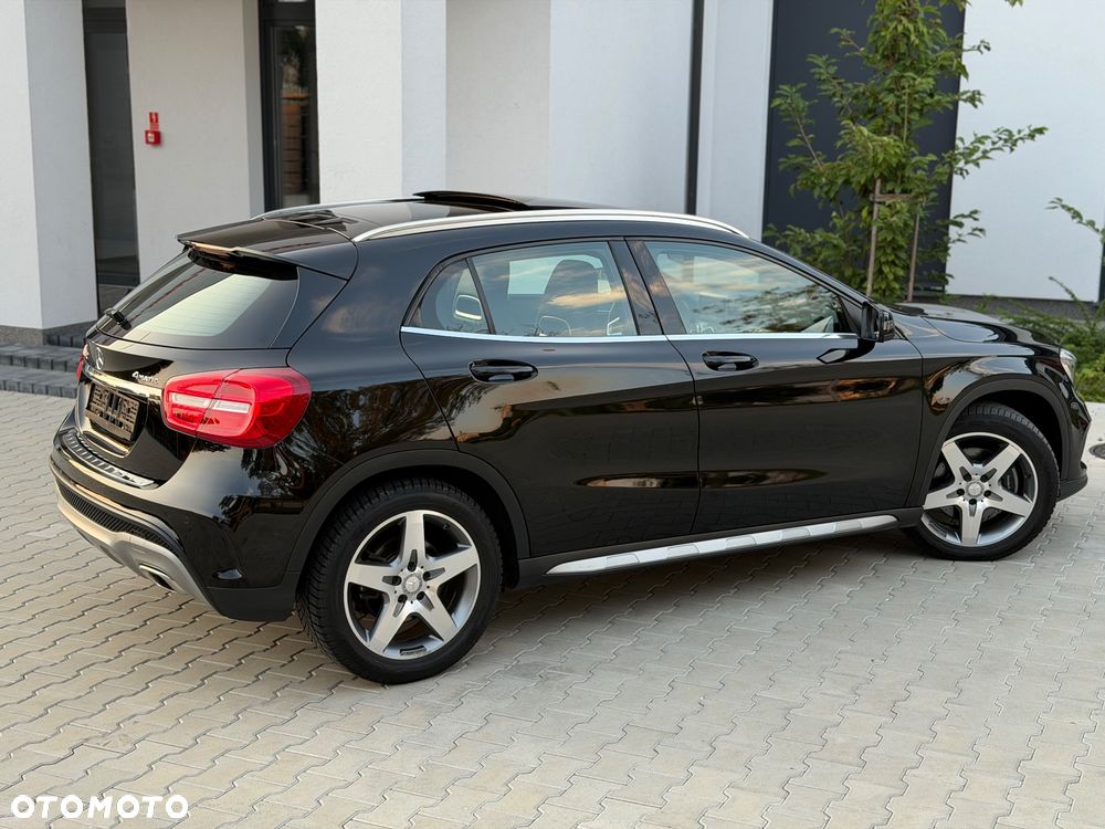 Mercedes-Benz GLA 250 4Matic 7G-DCT AMG Line - 17