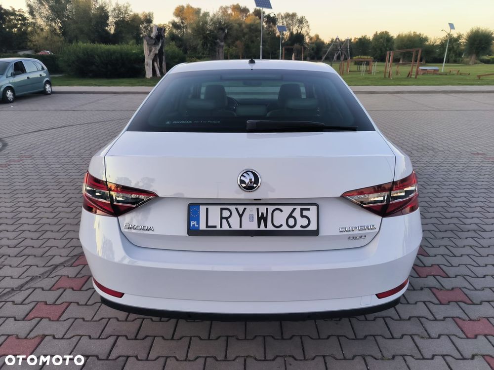 Skoda Superb 2.0 TDI 4x4 L&K DSG - 3
