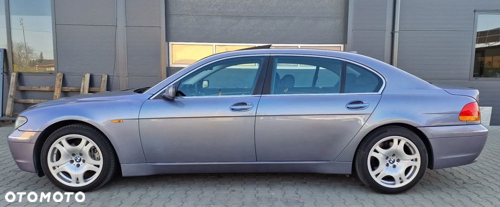 BMW Seria 7 745i L - 8