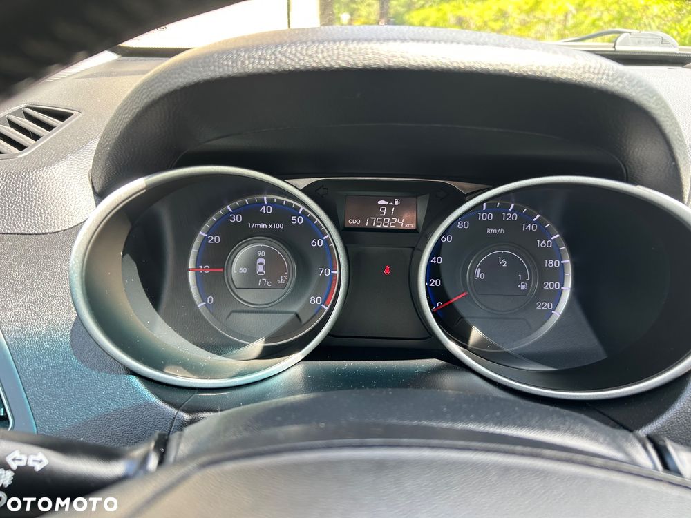 Hyundai ix35 1.6 2WD Fifa World Cup Edition - 12