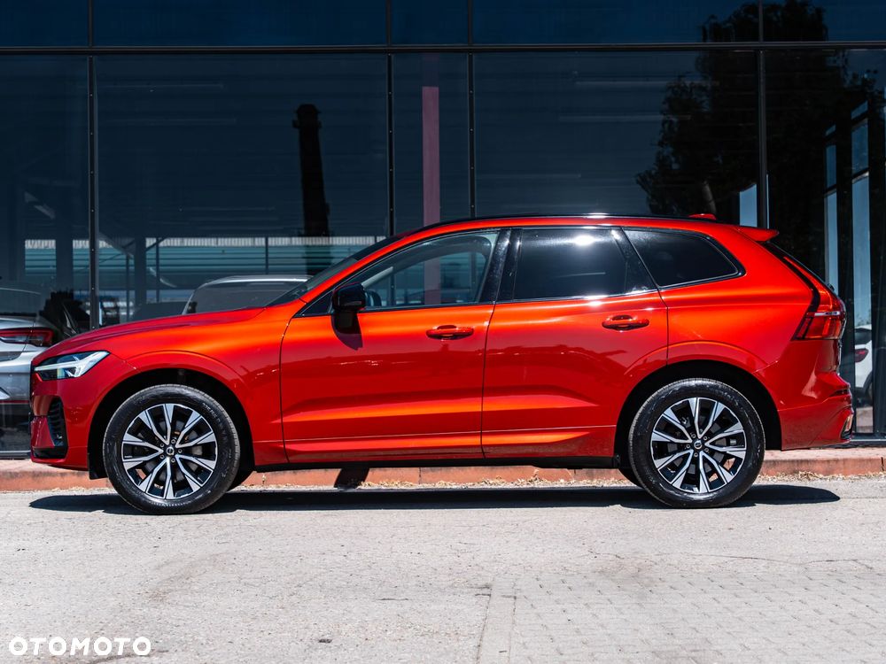 Volvo XC 60 B4 D Plus Dark - 18