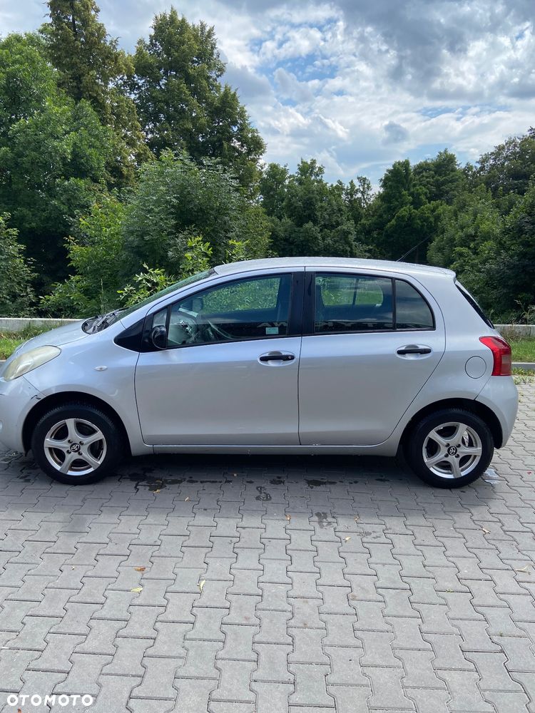 Toyota Yaris - 2