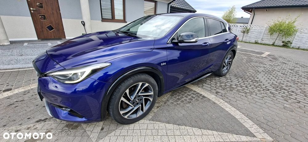 Infiniti Q30 2.2d Premium City Black AWD 7DCT - 3