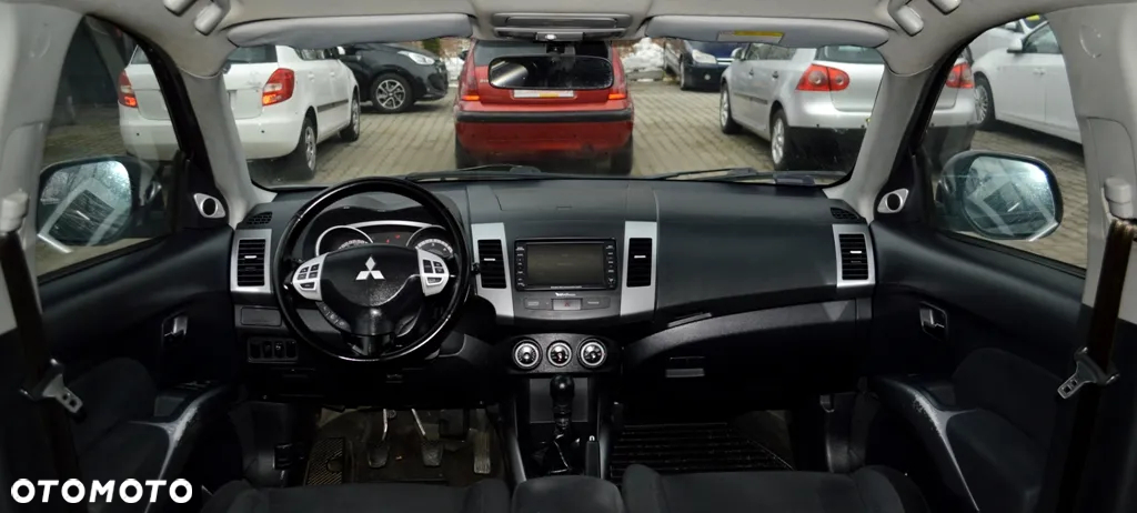 Mitsubishi Outlander - 26