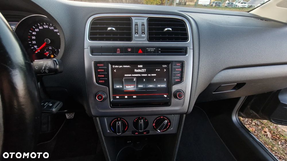 Volkswagen Polo 1.2 TSI Blue Motion Technology Lounge - 17