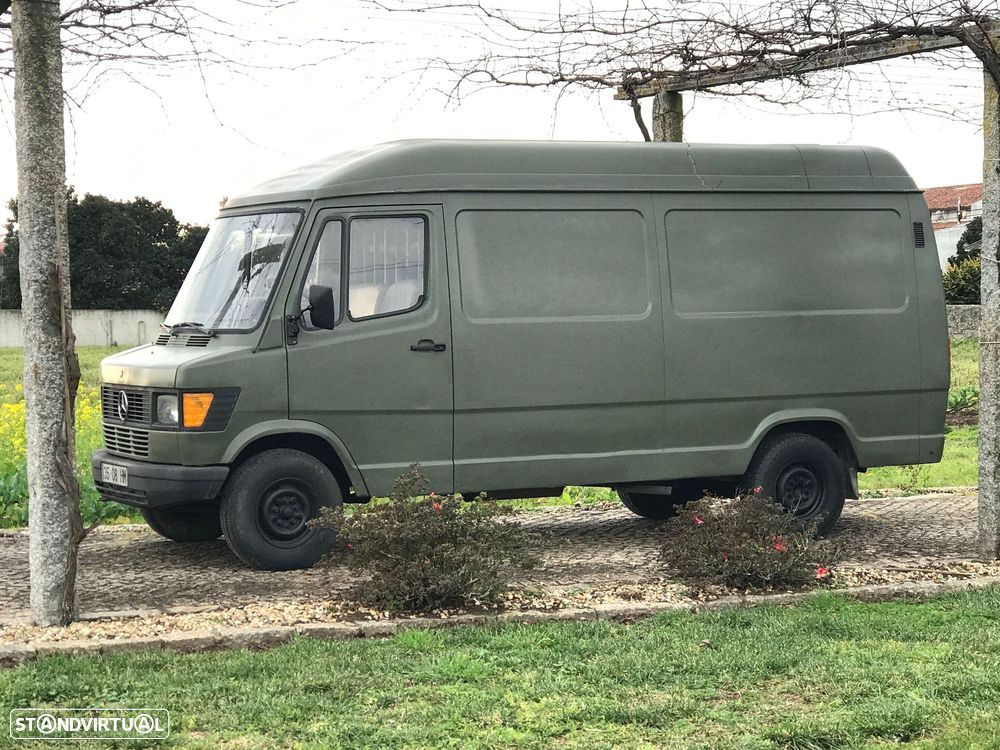 Mercedes-Benz 100 - 5