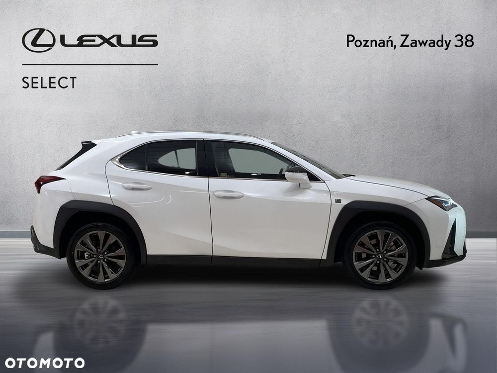 Lexus UX 300h F Sport Design - 4