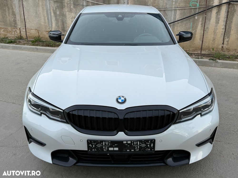 BMW Seria 3 318i Aut. M Sport - 8
