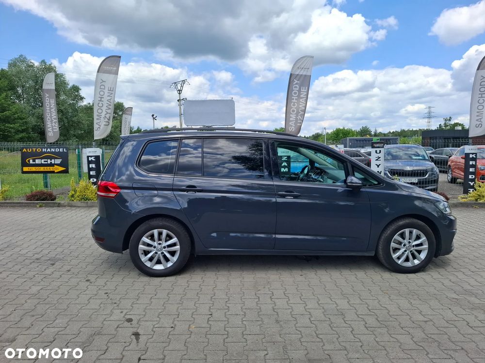 Volkswagen Touran - 39