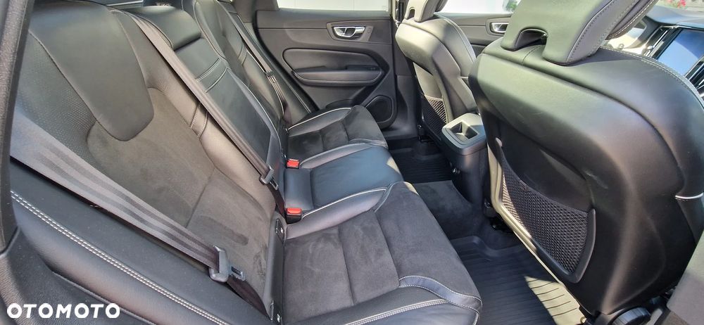 Volvo XC 60 D4 R-Design - 14